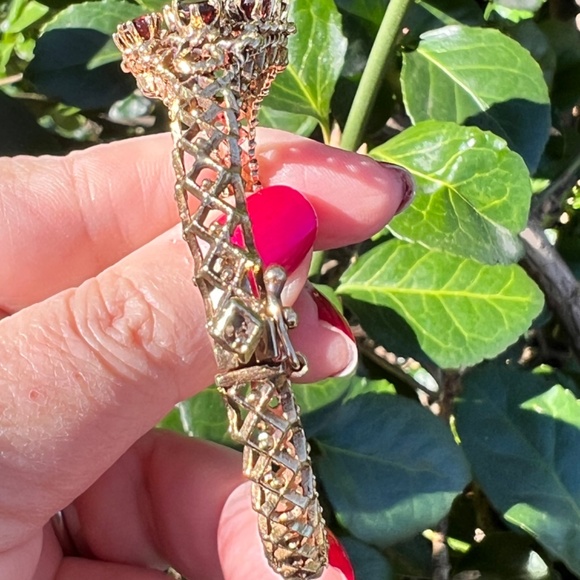 VINTAGE 14K YELLOW GOLD GARNET FILIGREE DESIGN BANGLE BRACELET CUSTOM UNIQUE - Picture 6 of 16